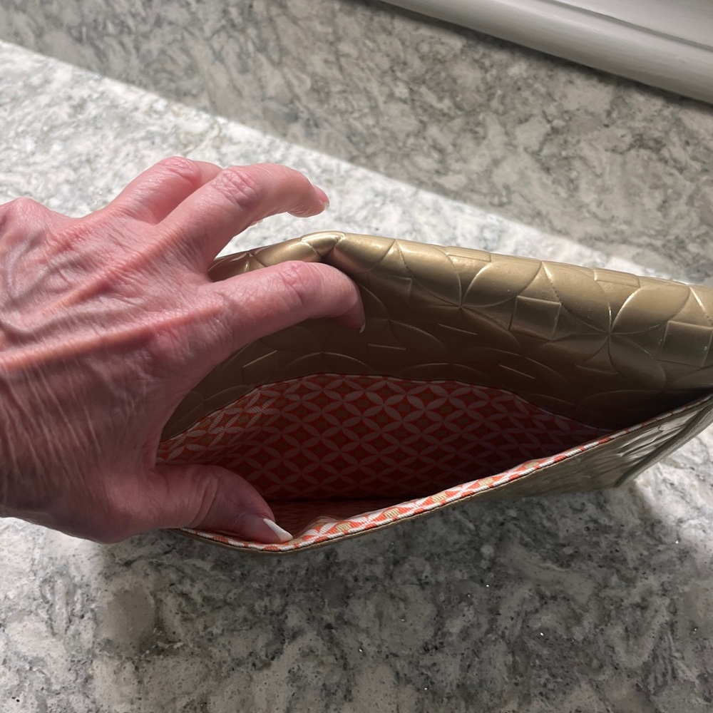 Spartina Gold Leather Clutch Handbag ~ 
Excellent condition - Picture 4 of 9